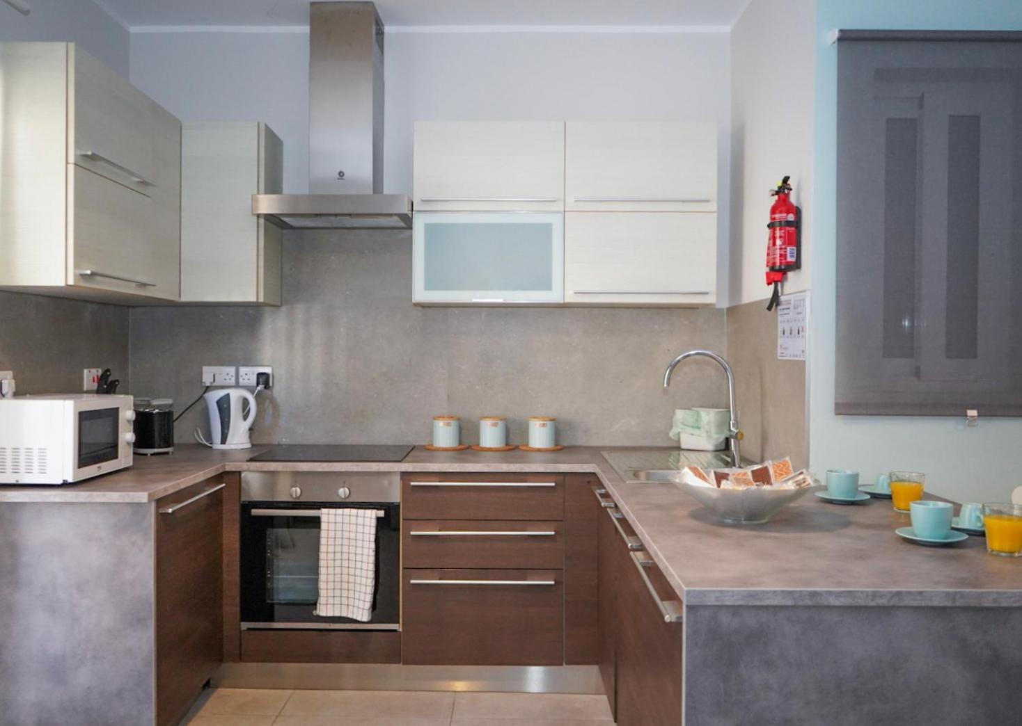 סיינט פול ביי Comfort And Convenience Flat 4 Dad'S Court מראה חיצוני תמונה
